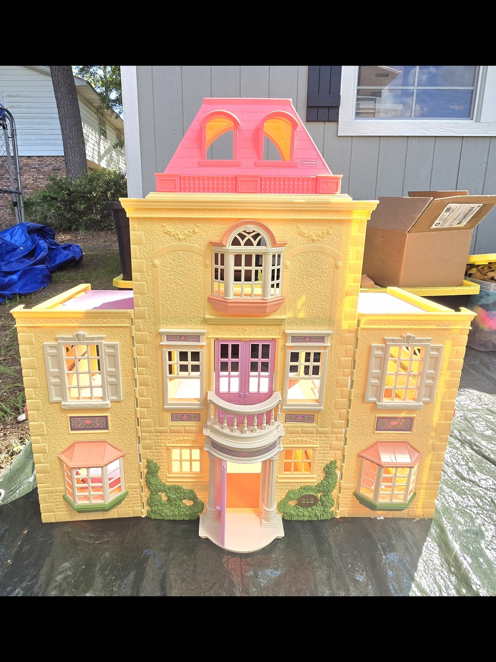 Vintage 2005 Fisher Price Grand Mansion Folding House Only Excellent Condition.